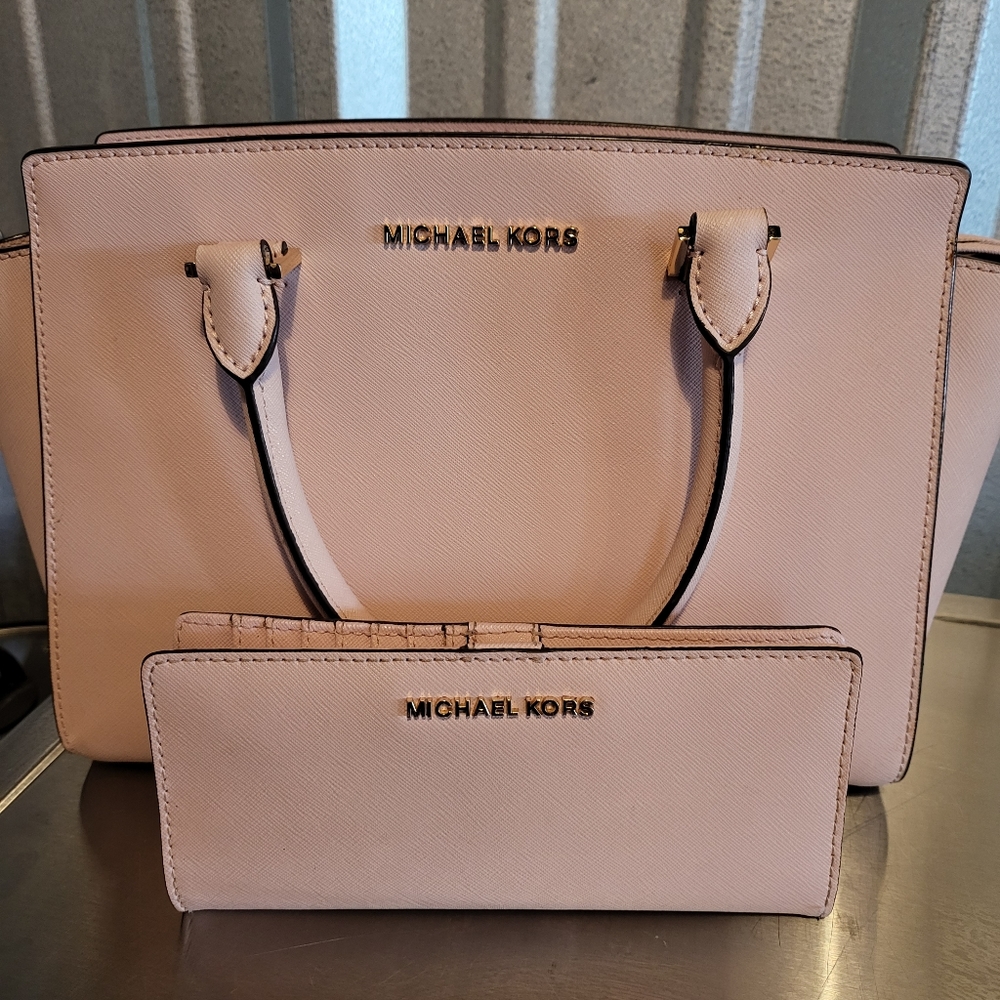 Michael Kors Purse & Wallet